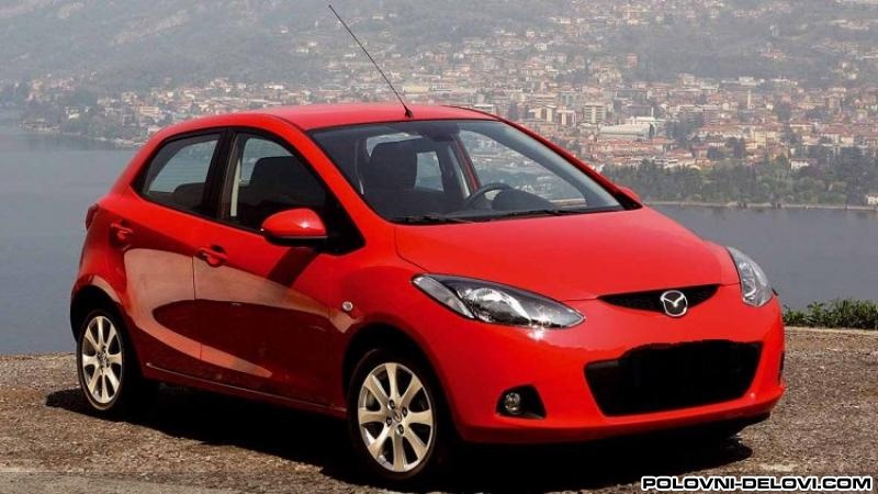 Mazda  2 DE DH Enterijer