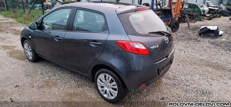 Mazda  2  Kompletan Auto U Delovima
