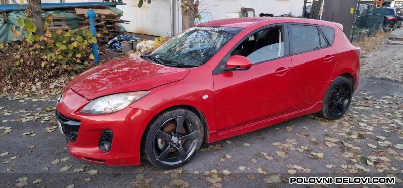 Mazda  3  Kompletan Auto U Delovima