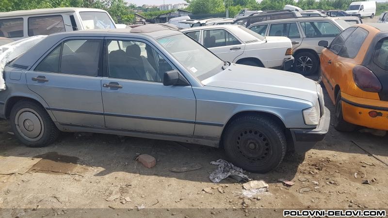 Mercedes  190  Kompletan Auto U Delovima