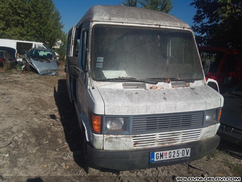 Mercedes  270  Kompletan Auto U Delovima
