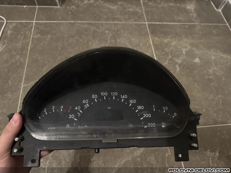 Mercedes  A CDI Kompletan Auto U Delovima