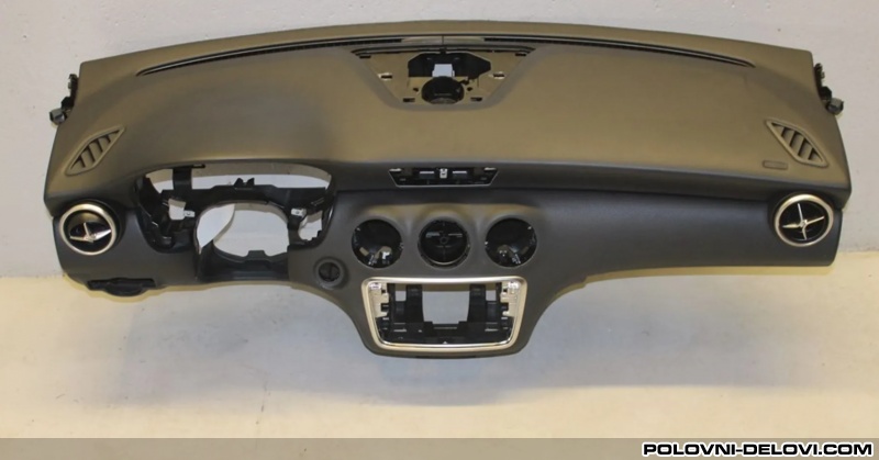 Mercedes  A Instrument Tabla  Enterijer