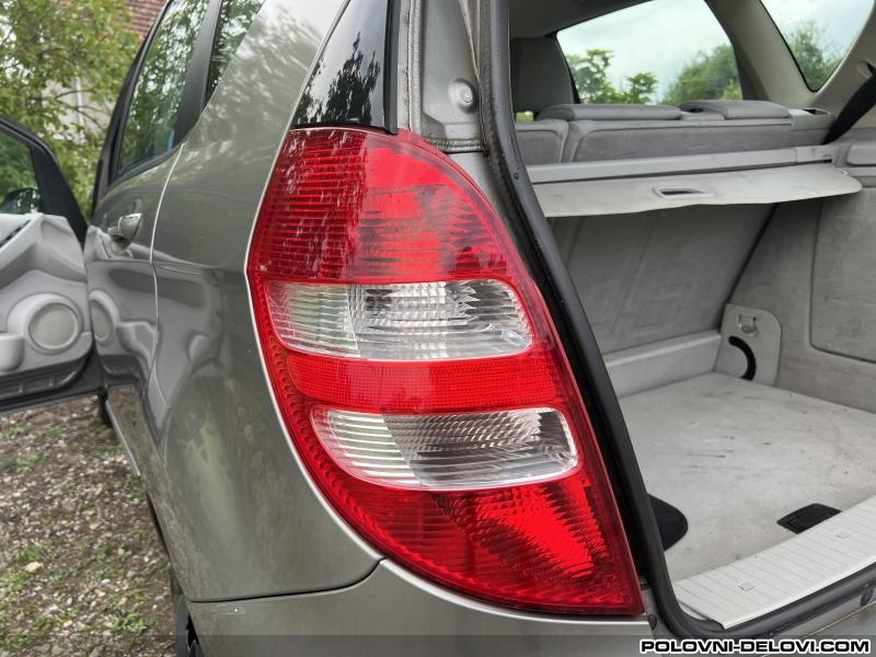 Mercedes  A Stop Svetlo Levo Svetla I Signalizacija