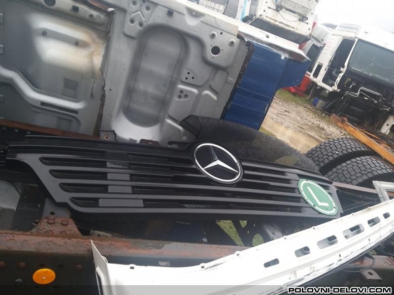 Mercedes actros maska Kompletan Auto U Delovima