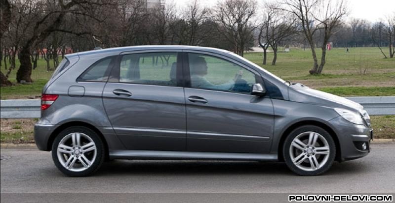 Mercedes  B 180  Kompletan Auto U Delovima
