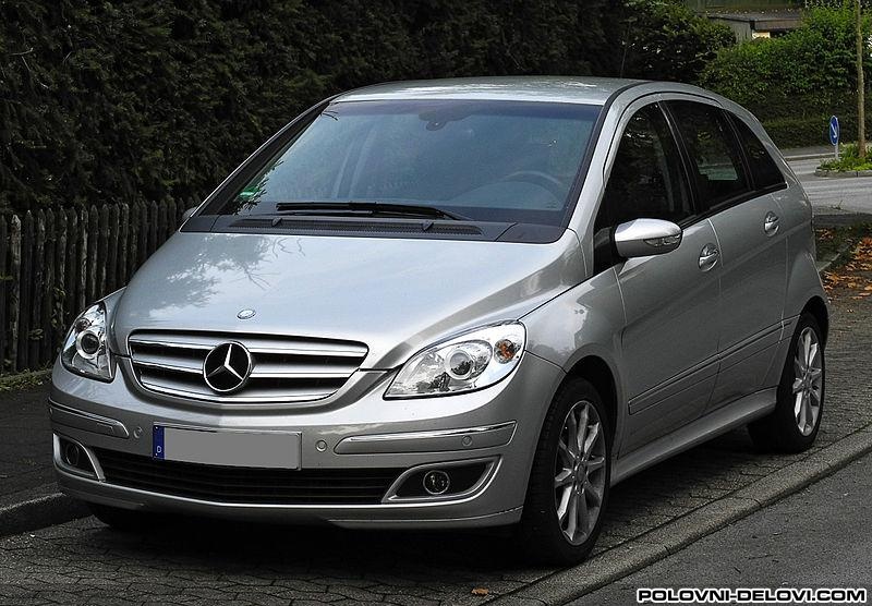 Mercedes  B 180  Kompletan Auto U Delovima