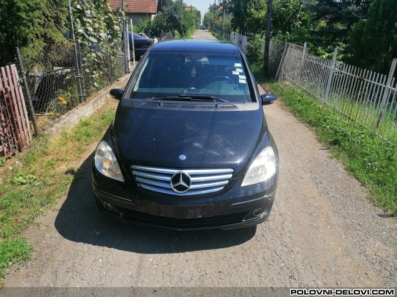 Mercedes  B B200. B180 Kompletan Auto U Delovima