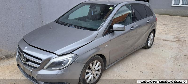 Mercedes  B Delovi Trapa W246 Trap I Vesanje