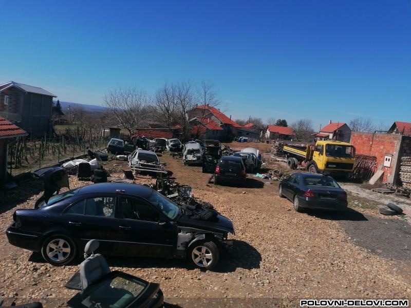 Mercedes  C 200 C Klasa 220cdi Kompletan Auto U Delovima