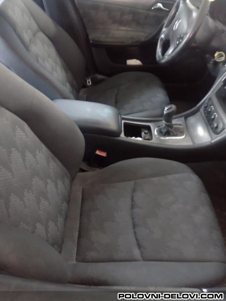 Mercedes  C 200  Enterijer