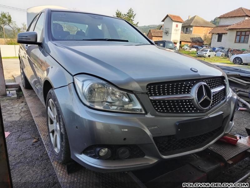 Mercedes  C 220 Cdi Restajling Kompletan Auto U Delovima