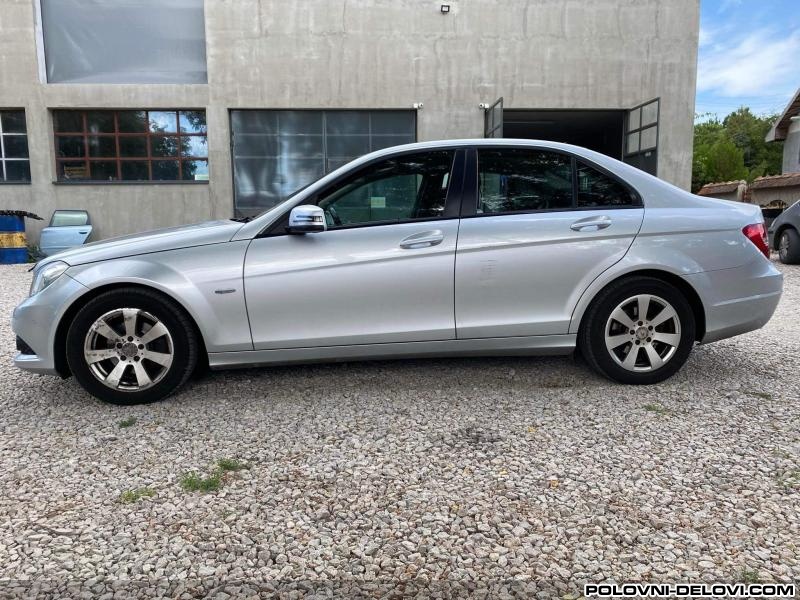 Mercedes  C 220  Kompletan Auto U Delovima