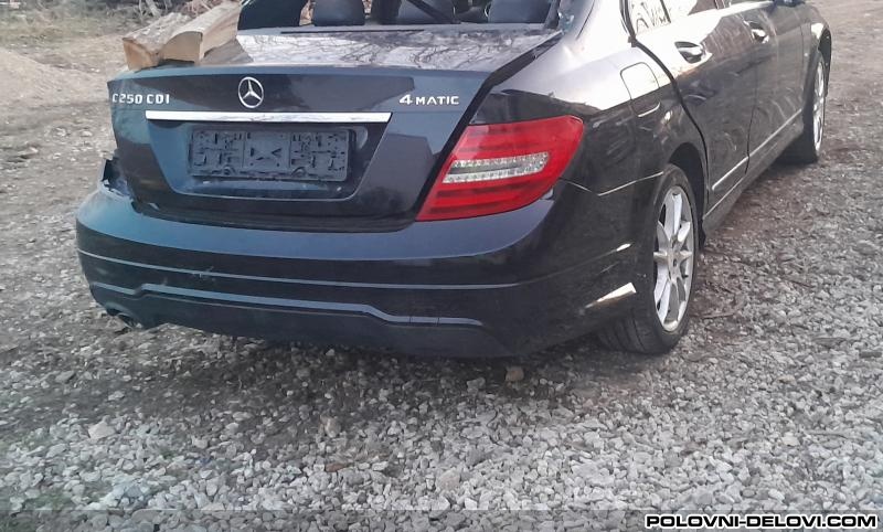 Mercedes  C 250 4 MATIC Kompletan Auto U Delovima