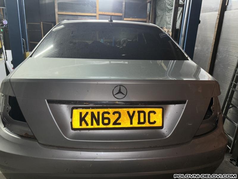 Mercedes  C Gepek W204 Karoserija
