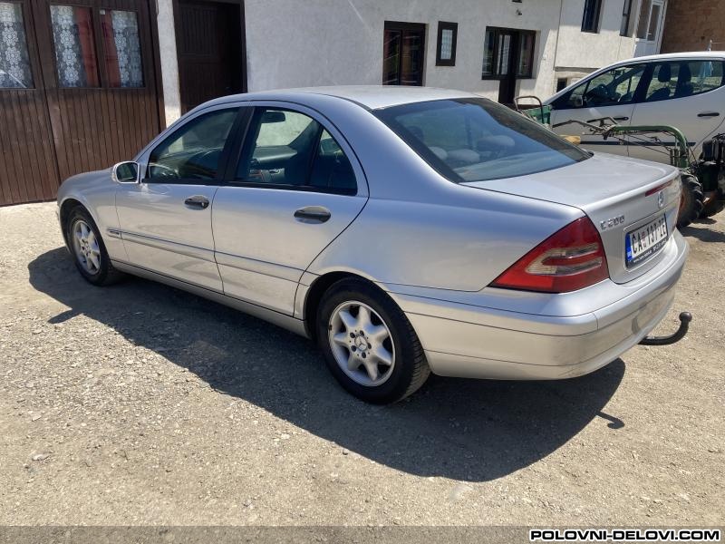 Mercedes  C  Kompletan Auto U Delovima