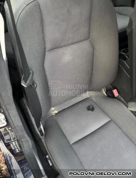 Mercedes  C Sedista W204 Enterijer