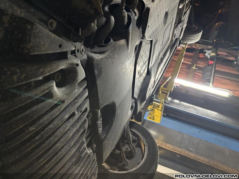 Mercedes  C Suspleh W204 Karoserija