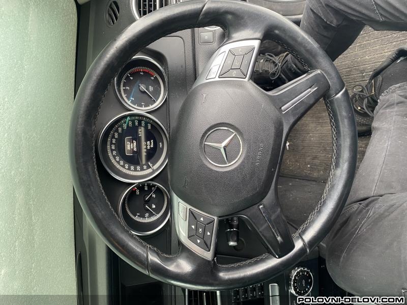 Mercedes  C Volan Enterijer