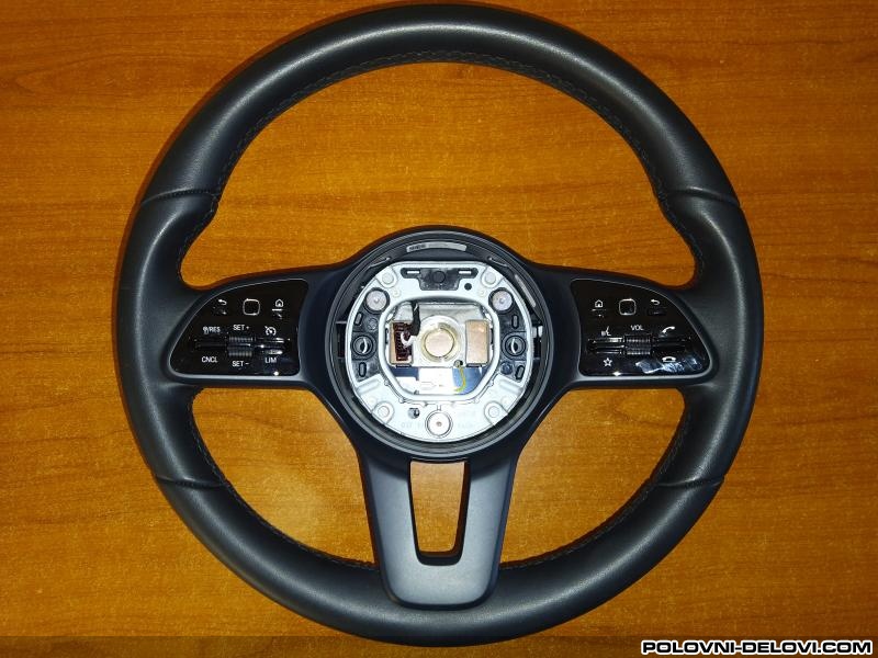 Mercedes  C Volan W205 NOV Enterijer