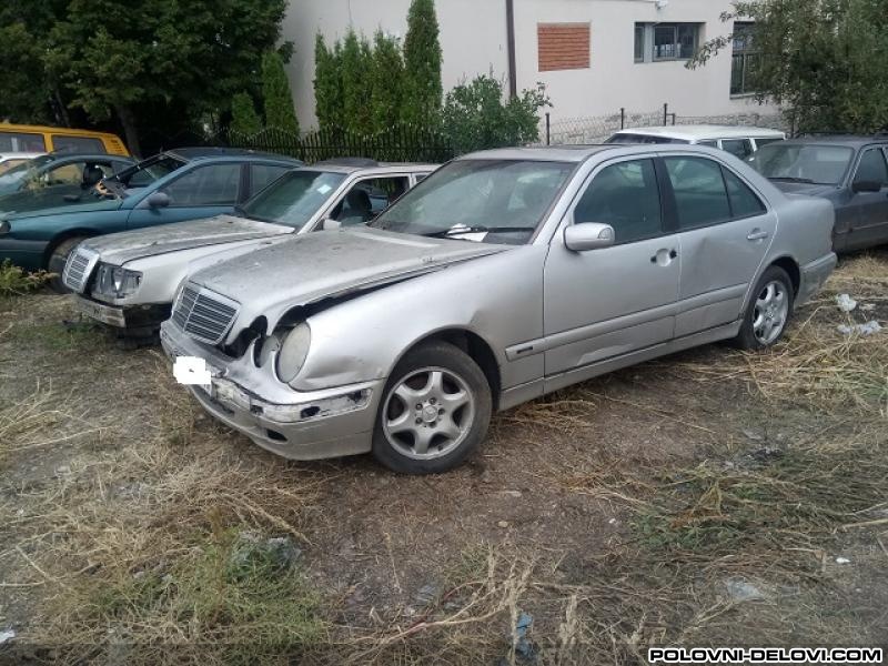 Mercedes  E 220 2.2 CDI 2001 Godina Kompletan Auto U Delovima