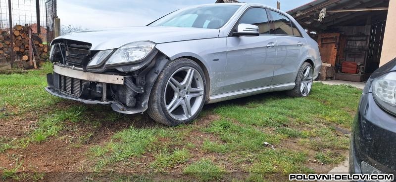 Mercedes  E 220 Cdi Kompletan Auto U Delovima