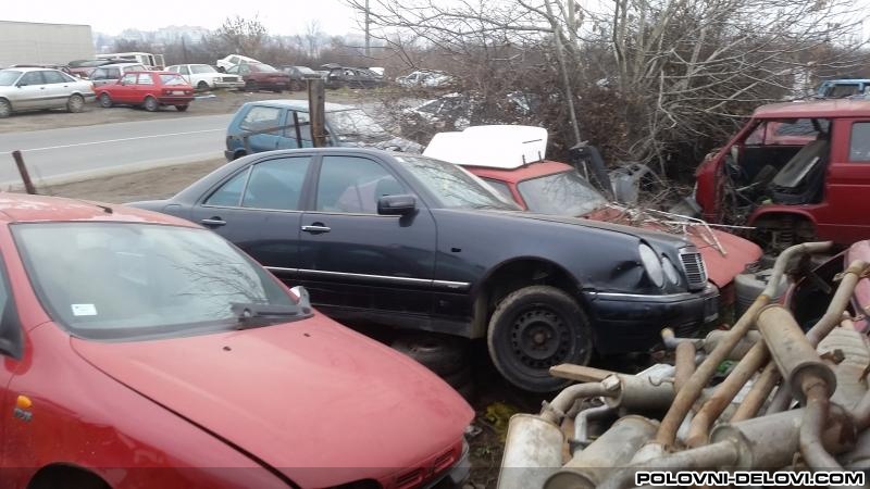 Mercedes  E 220 Komplet Za Delove Kompletan Auto U Delovima
