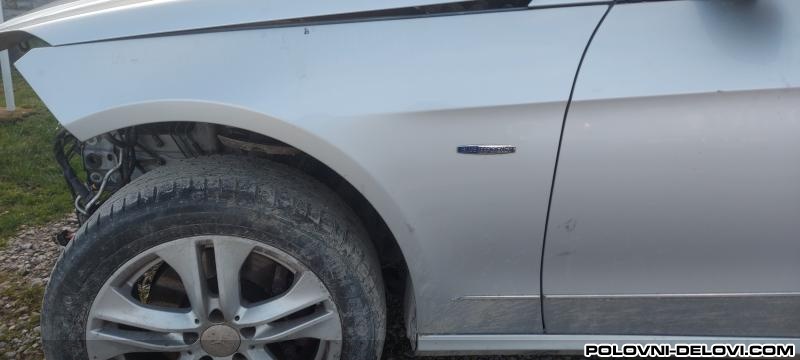 Mercedes  E 250 Cdi Kompletan Auto U Delovima