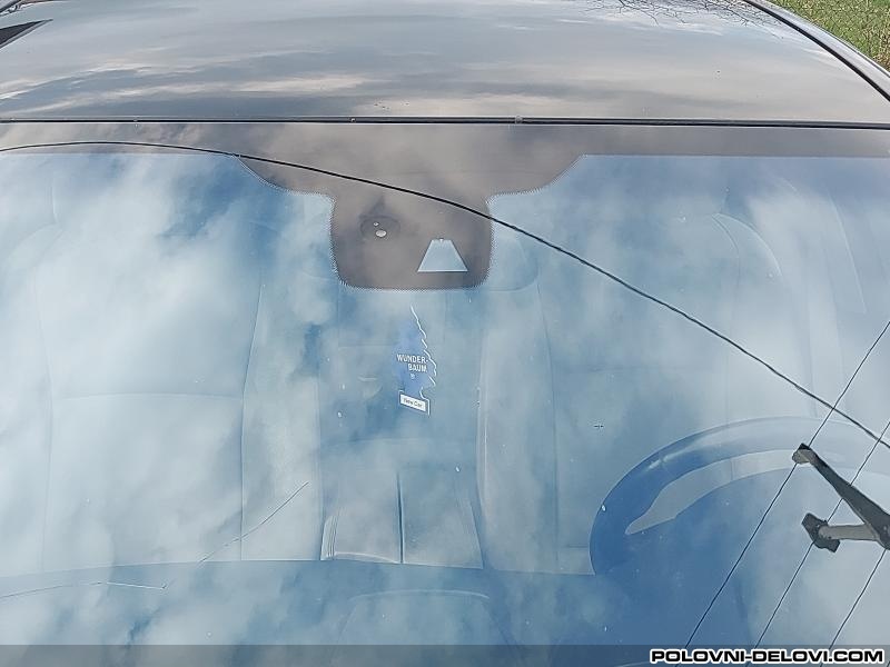 Mercedes  E 250 Cdi Kompletan Auto U Delovima