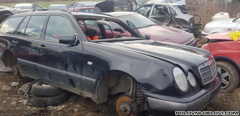 Mercedes  E  Kompletan Auto U Delovima