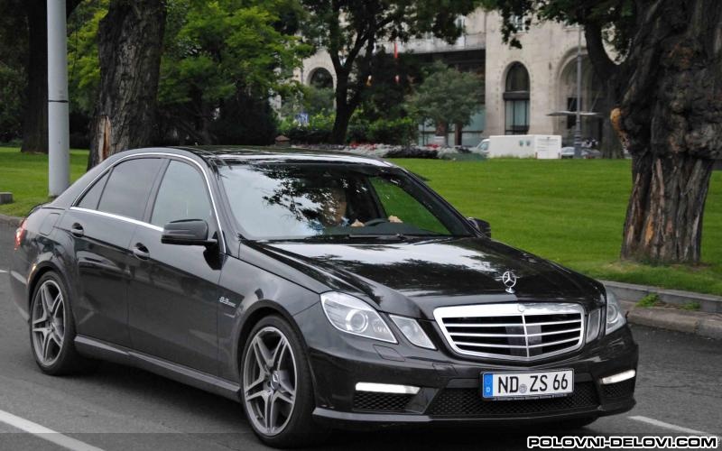 Mercedes  E  Kompletan Auto U Delovima