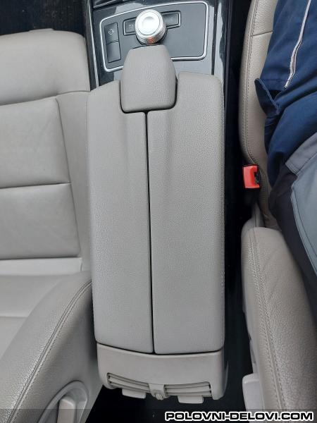 Mercedes  E Naslon Za Kuku W212 Enterijer
