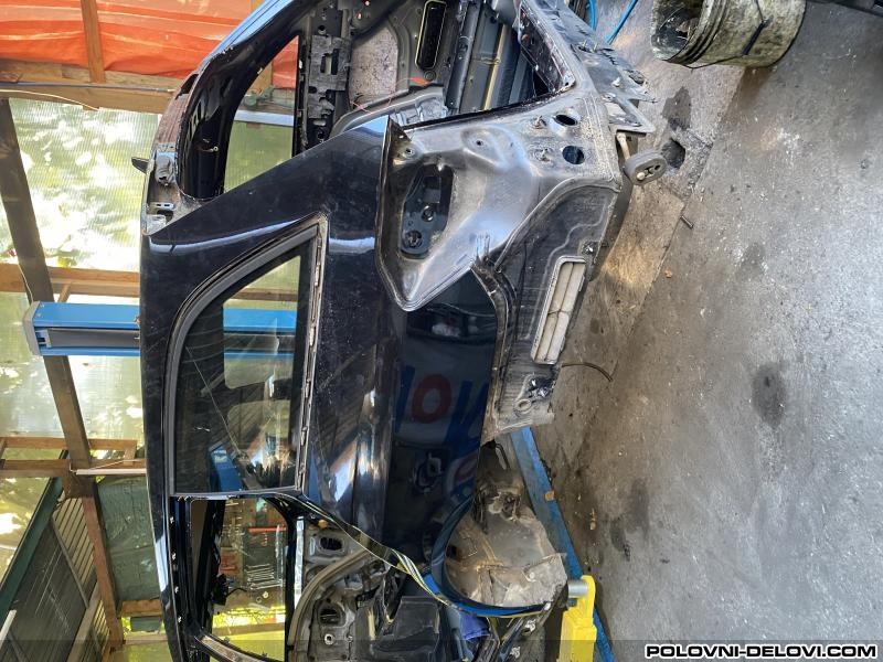 Mercedes  E Polustranice  Karoserija