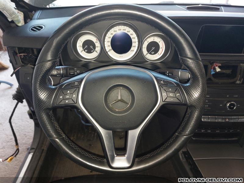 Mercedes  E Volan Enterijer