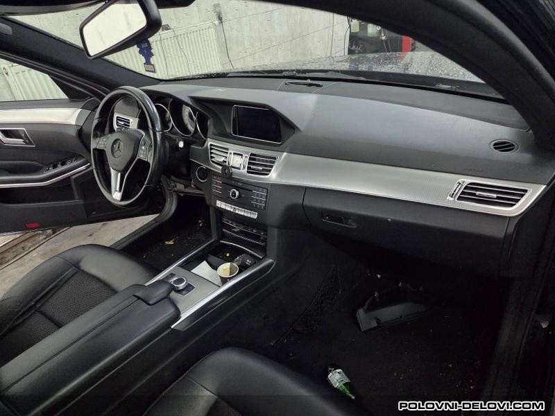 Mercedes  E Volan Enterijer
