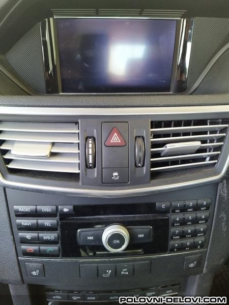 Mercedes  E W212 Multimedija Audio