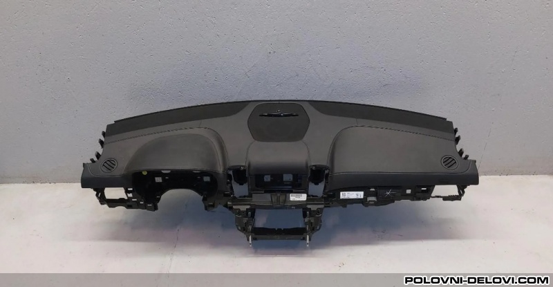 Mercedes  ML Instrument Tabla  Enterijer