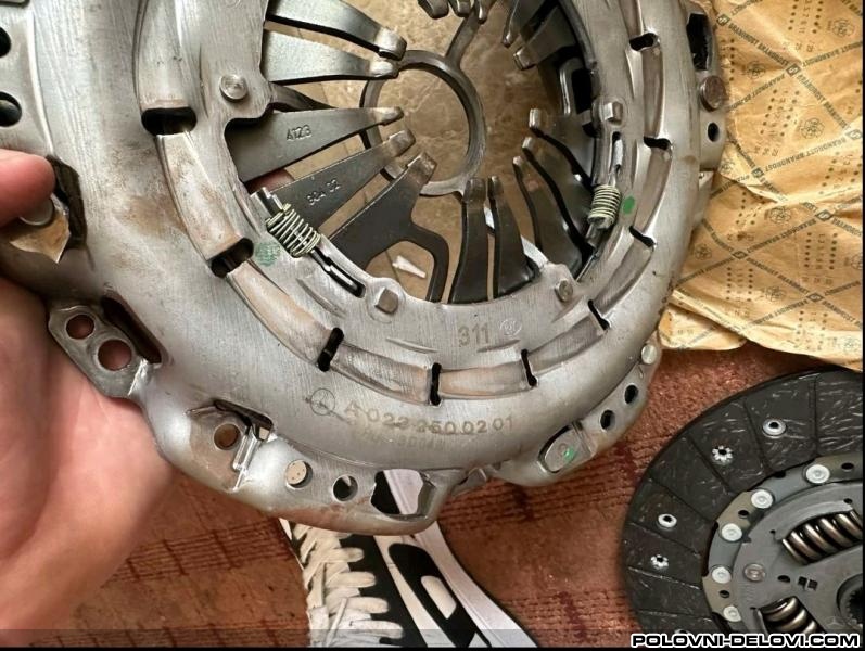 Mercedes  Sprinter Korpa I Lamela Kompletan Auto U Delovima