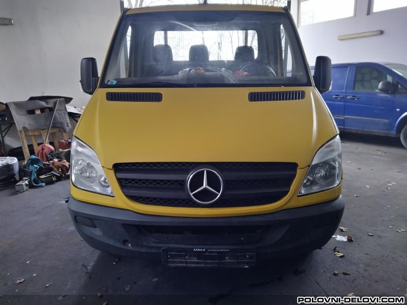 Mercedes  Sprinter W906 Delovi Kompletan Auto U Delovima