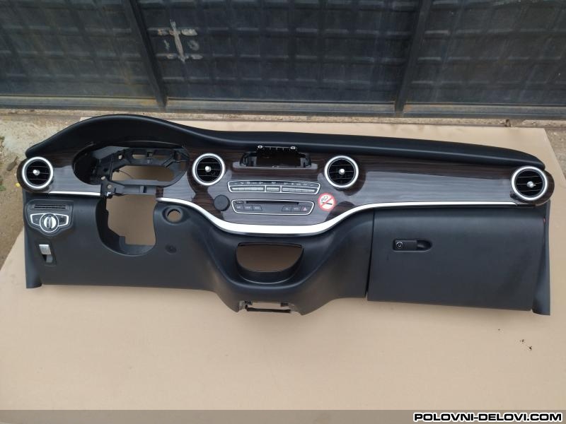 Mercedes  V Tabla Enterijer