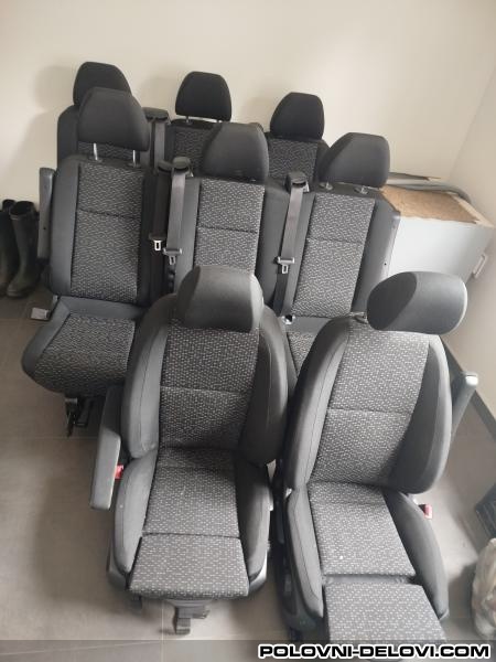Mercedes  Vito Sedista W447 Enterijer