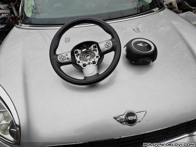 Mini  Cooper R 56 Kompletan Auto U Delovima