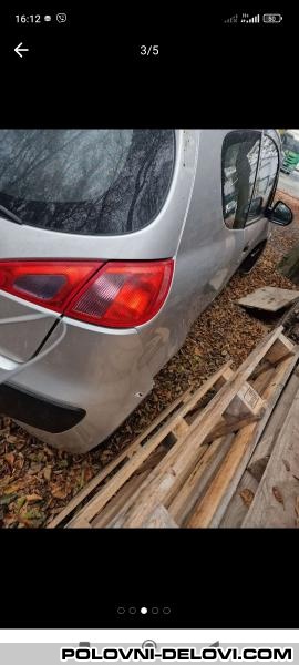 Mitsubishi  Colt 1.3b Kompletan Auto U Delovima