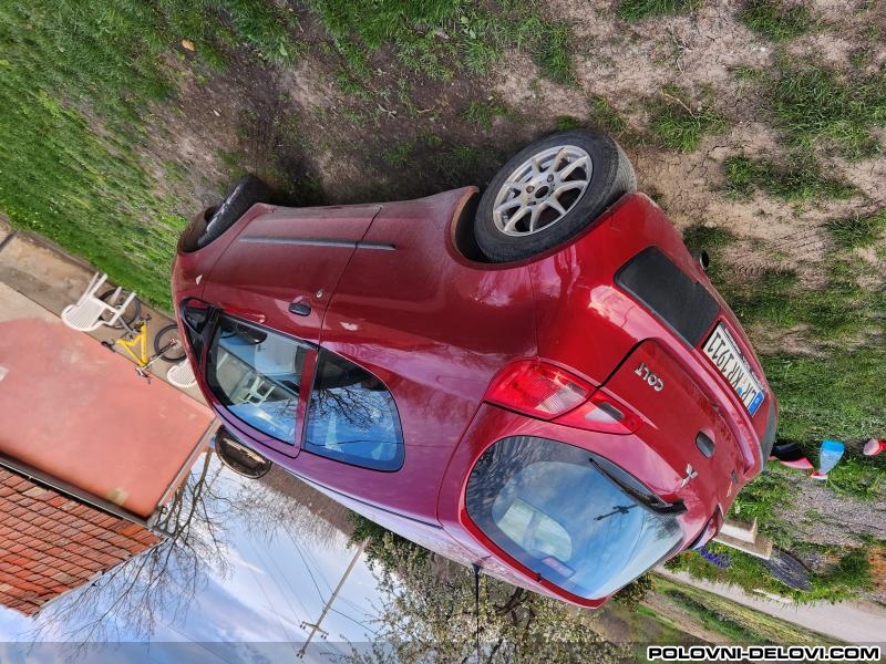 Mitsubishi  Colt  Kompletan Auto U Delovima