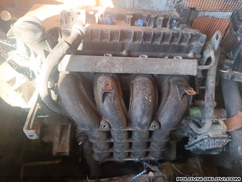 Mitsubishi  Colt  Motor I Delovi Motora