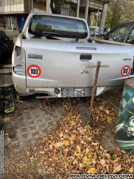Mitsubishi  L200 2.4DID Kompletan Auto U Delovima