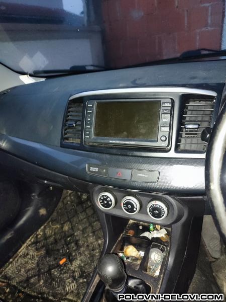 Mitsubishi  Lancer  Kompletan Auto U Delovima