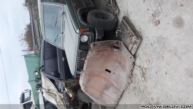 Mitsubishi  Pajero 25td Kompletan Auto U Delovima