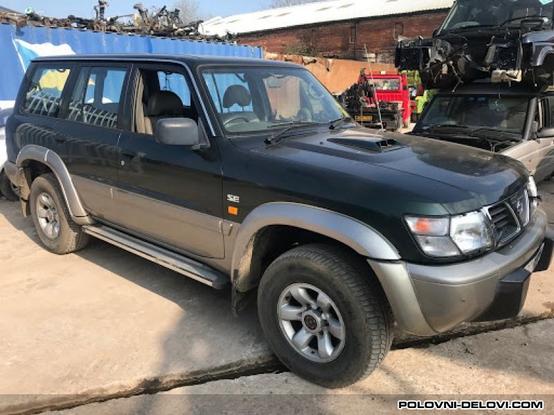 Nissan  Pathfinder  Kompletan Auto U Delovima