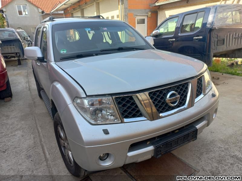 Nissan  Pathfinder  Kompletan Auto U Delovima